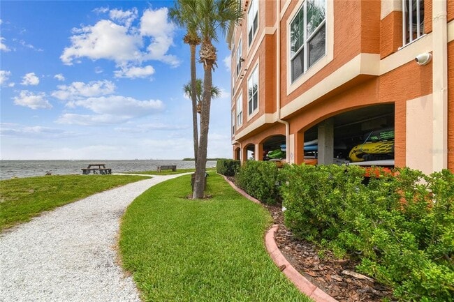 Building Photo - 5000 Culbreath Key Way