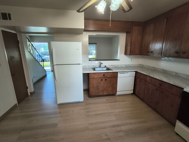 Building Photo - EBN T 22274 - 22278