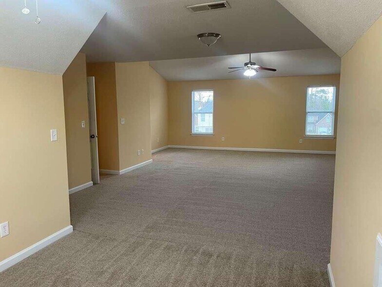 Building Photo - 408 Canoga Ct