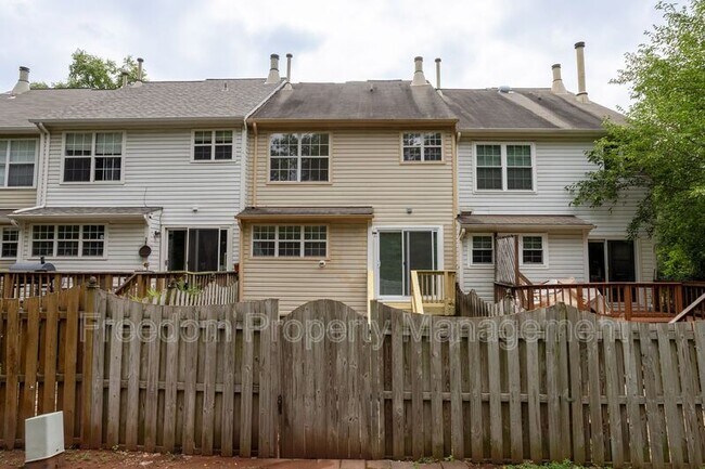 Building Photo - 8644 Sanderling Dr