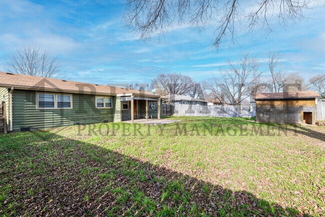 Building Photo - 3240 S Custer Ave