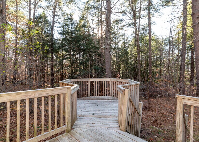 Building Photo - 8 Western Ave