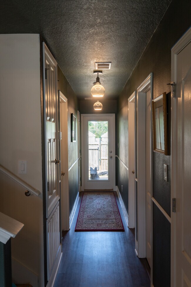 Building Photo - 8841 Smiley Ct
