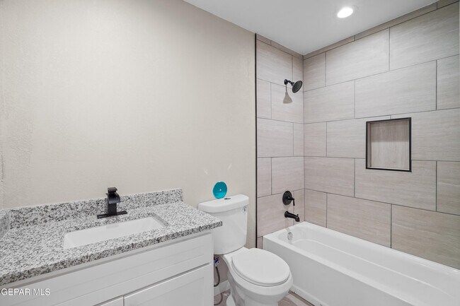 Building Photo - 11721 Valle Del Paseo Dr