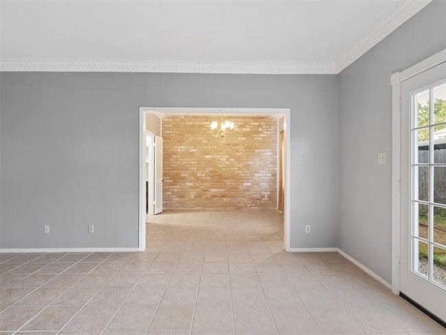 Building Photo - 3748 Lake St