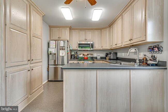 Building Photo - 8307 Carrleigh Pkwy