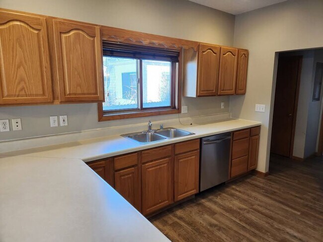 Building Photo - 825-827 Gohres St