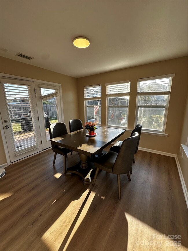 Building Photo - 10031 Goose Landing Dr