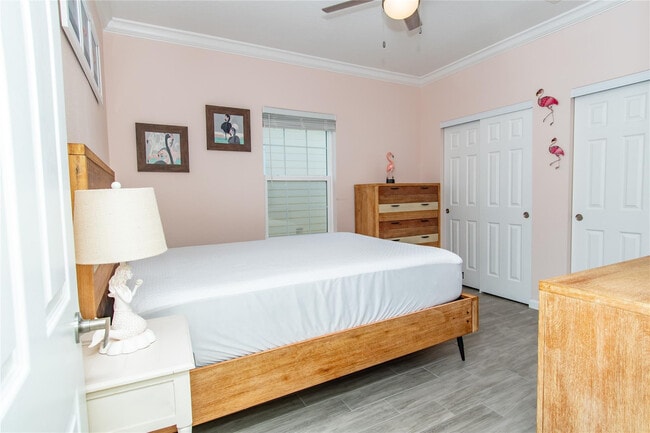 Building Photo - 375 NE Wharf Way