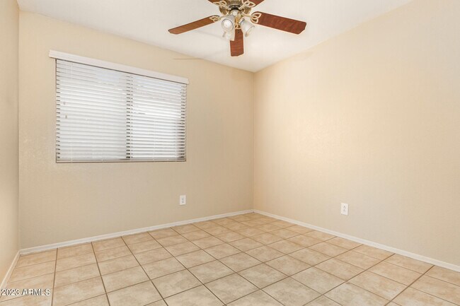 Building Photo - 8548 W Hatcher Rd