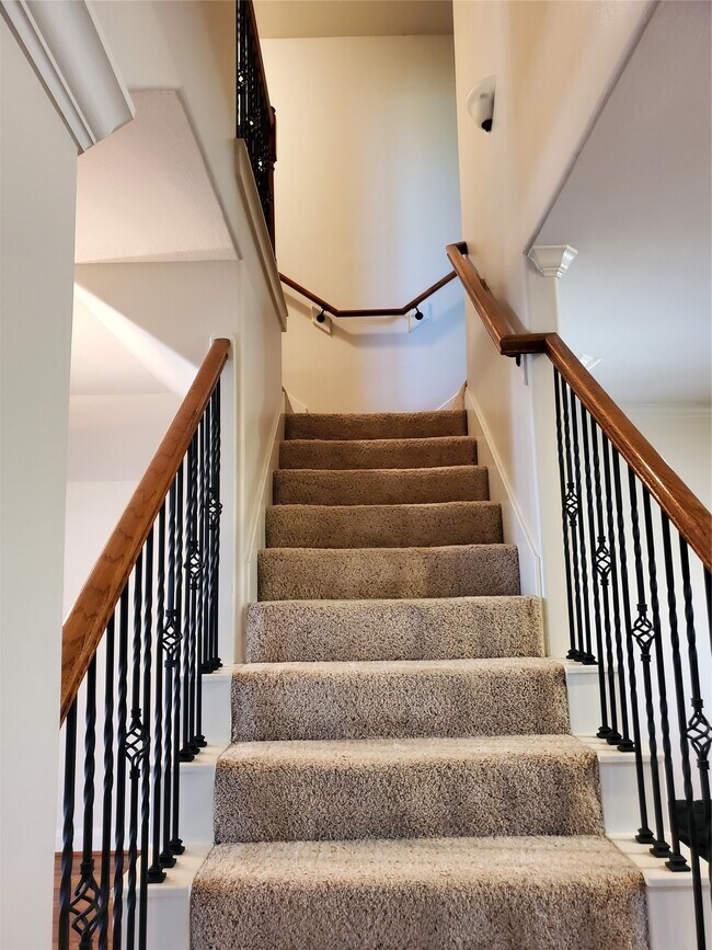 Building Photo - 326 Malone St