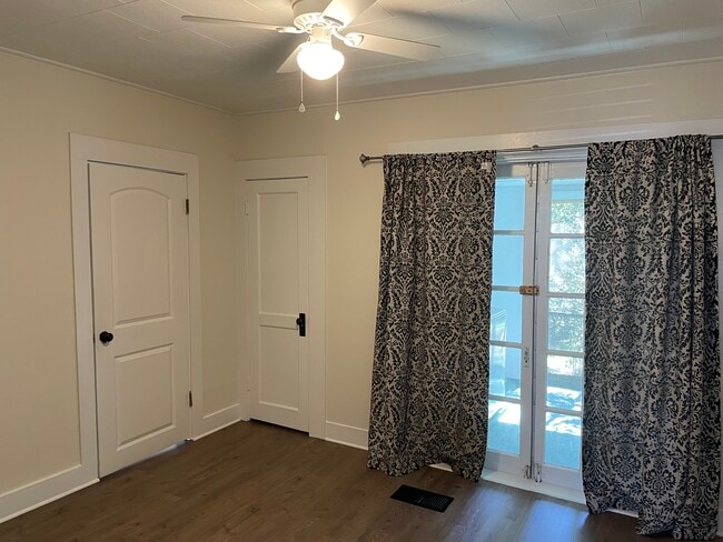 Building Photo - 1709 24th St