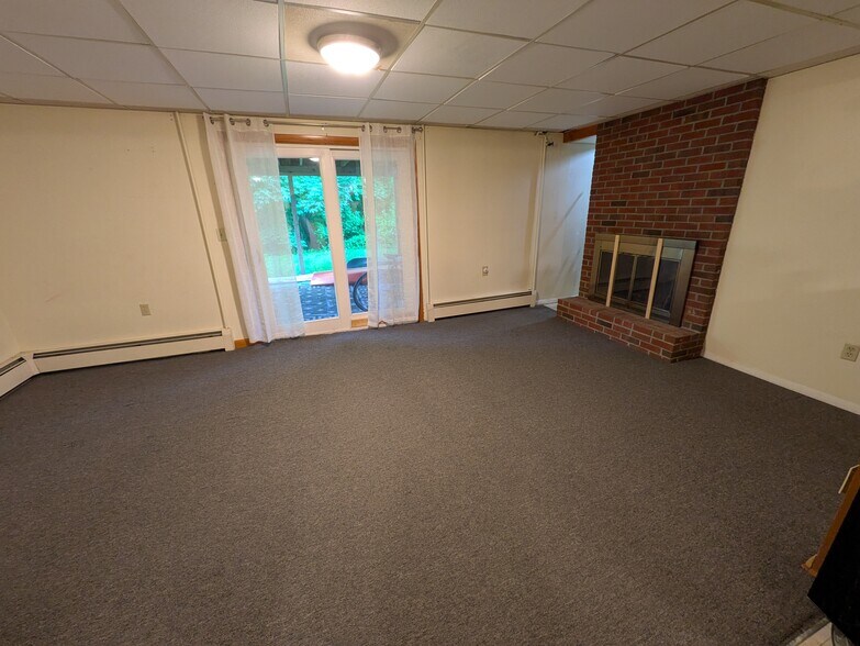 Building Photo - 12 Cascade Ct