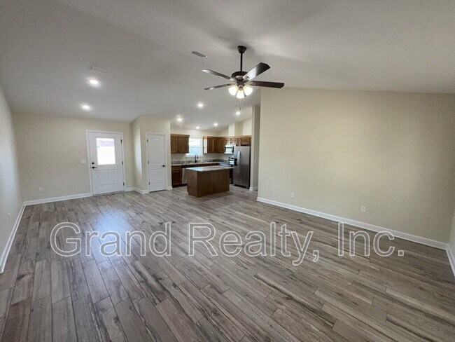 Building Photo - 4026 Roxies Ln