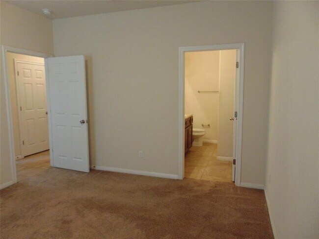 Building Photo - 104 Liberty Pl Cove