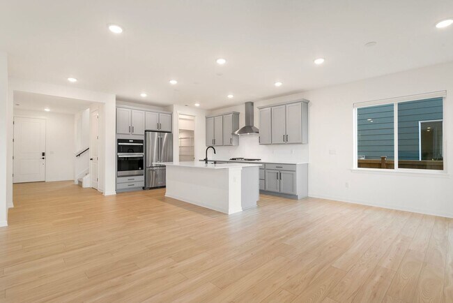 Building Photo - Newer Construction