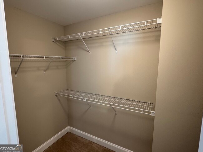 Building Photo - 7411 Redbud Loop