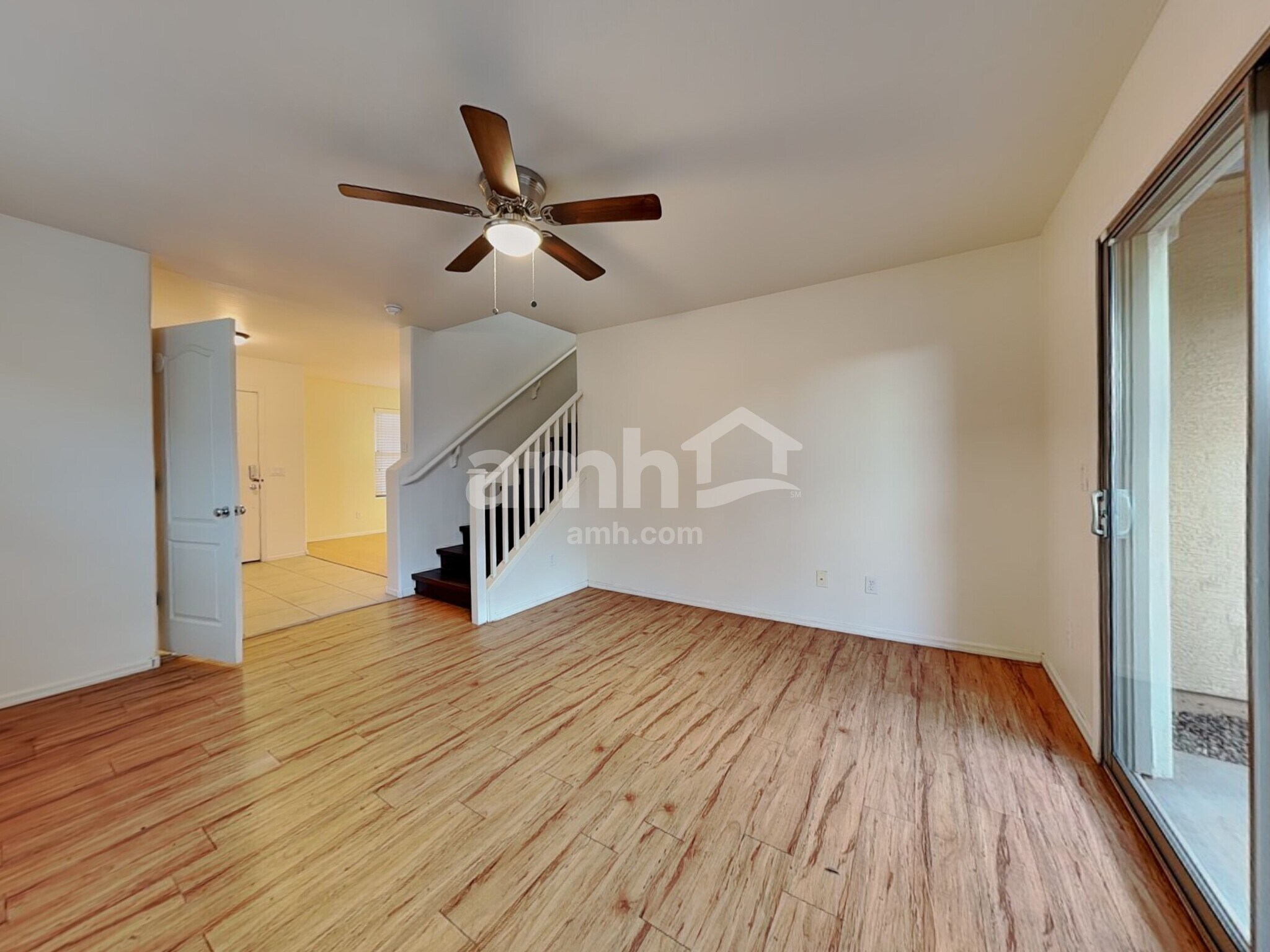 Building Photo - 2549 E Bart St