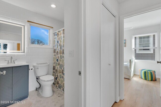 Building Photo - 548 Washington Blvd