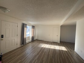 Building Photo - 8531 Golden St