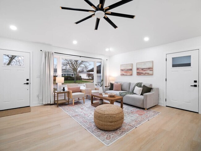 Building Photo - 4155 Ascot Ln