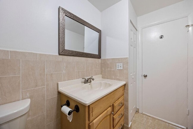 Building Photo - 470 NW 20th St