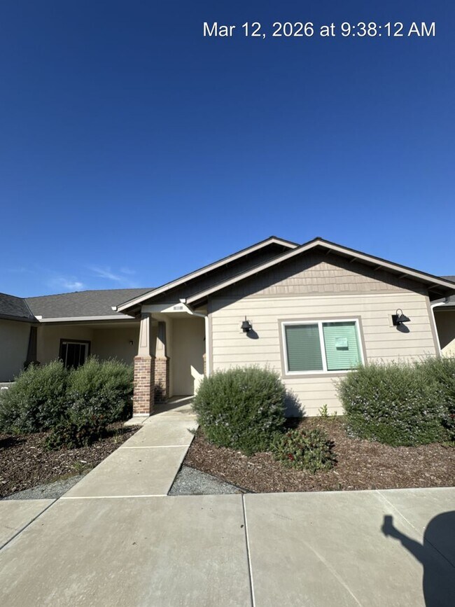 Building Photo - 4320