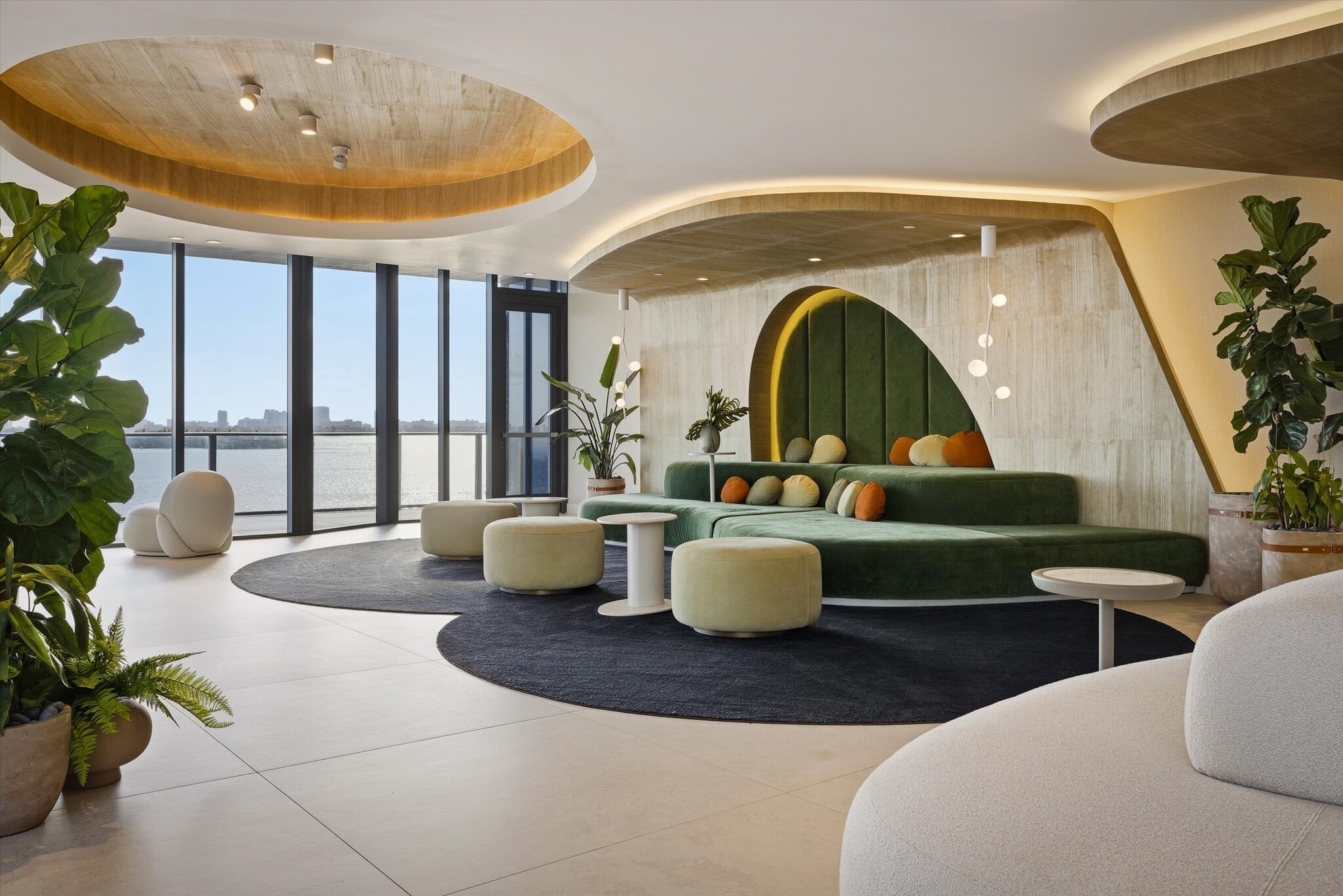 Building Photo - 700 NE 24th St