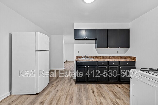 Building Photo - 30 Woodville Ave