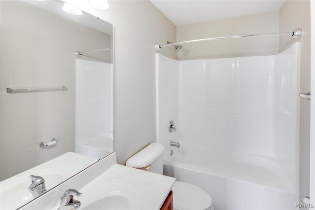 Building Photo - 400 Willott Square Dr