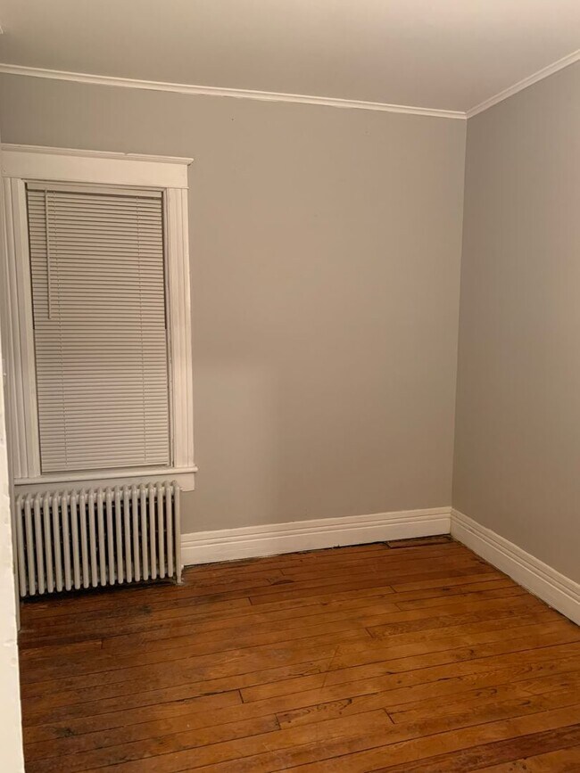 Building Photo - 39 N Pawling St