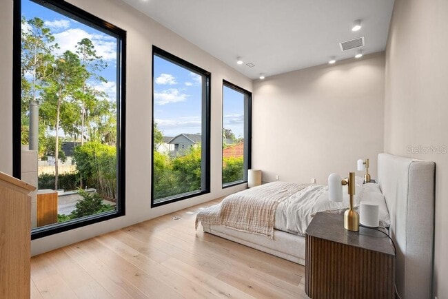 Building Photo - 1742 Temple Dr