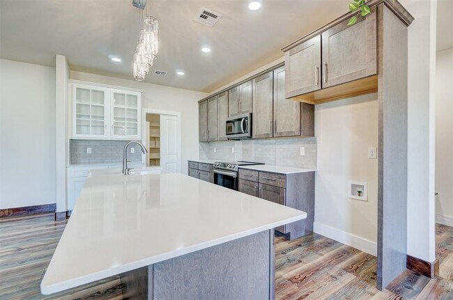 Building Photo - 4351 Whitetail Blvd