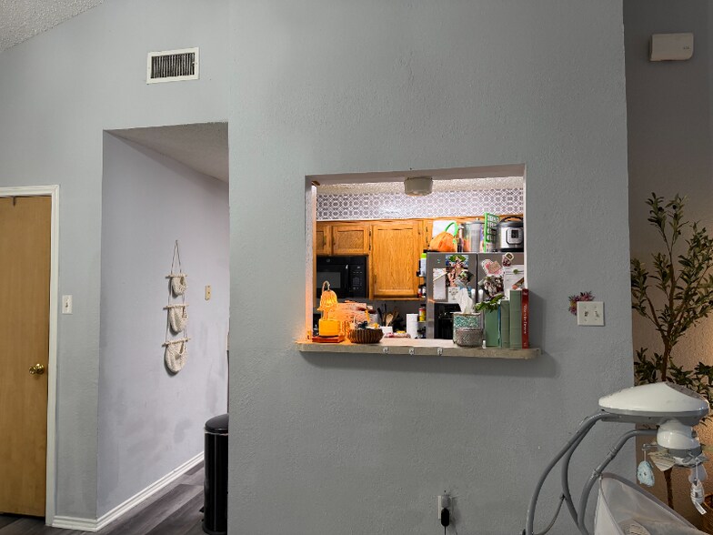 Building Photo - 524 Oakridge Dr