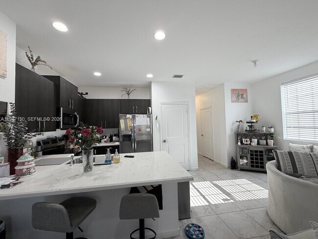 Building Photo - 4002 NW 11th Ct