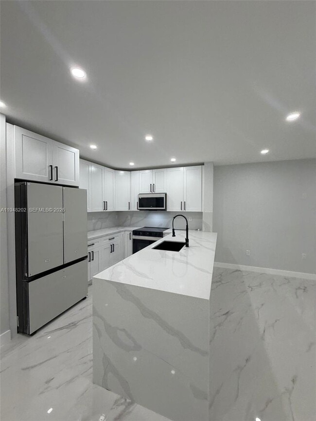 Building Photo - 1085 NW 191st St