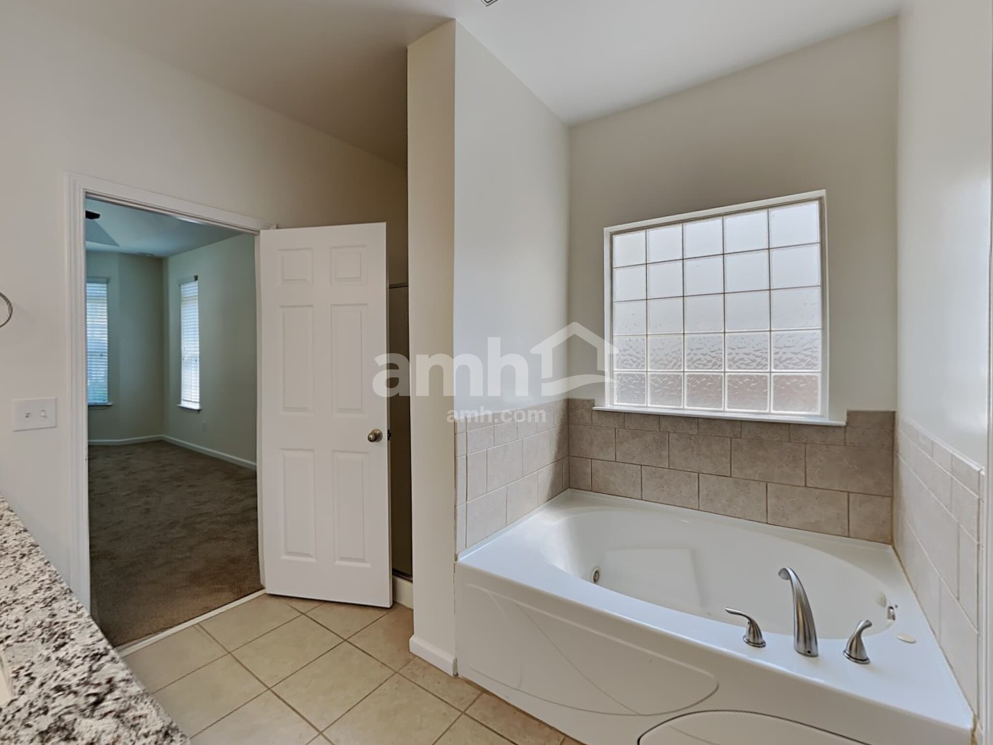 Building Photo - 518 Anglewood Trace