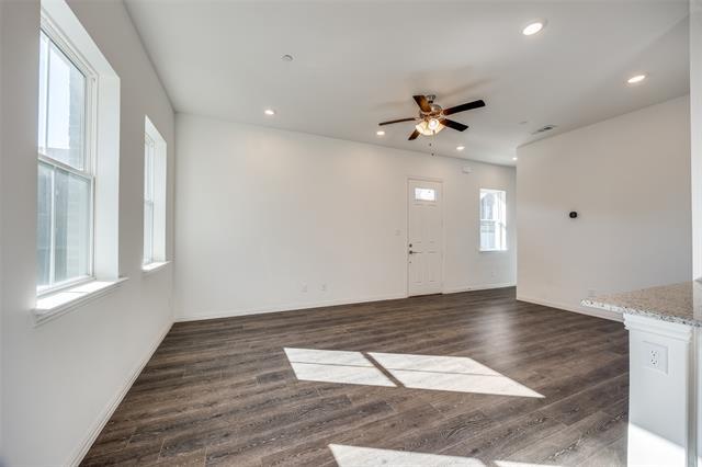 Building Photo - 2402 Ash Ln