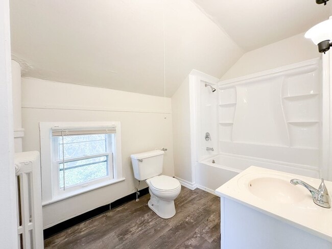 Building Photo - 1514 24th St