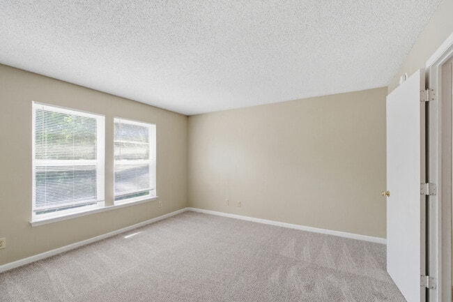 Building Photo - 2030 Orchid Bloom Ln