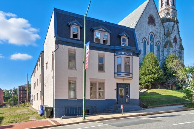 Building Photo - 159 W Washington St