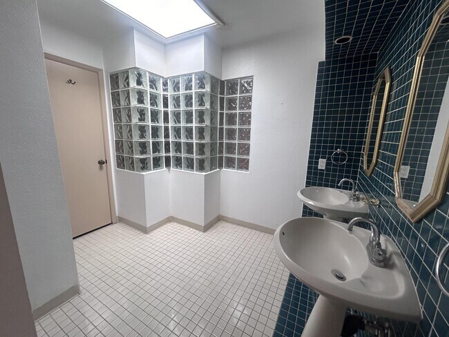 Building Photo - 563 Black Bear Rd NE