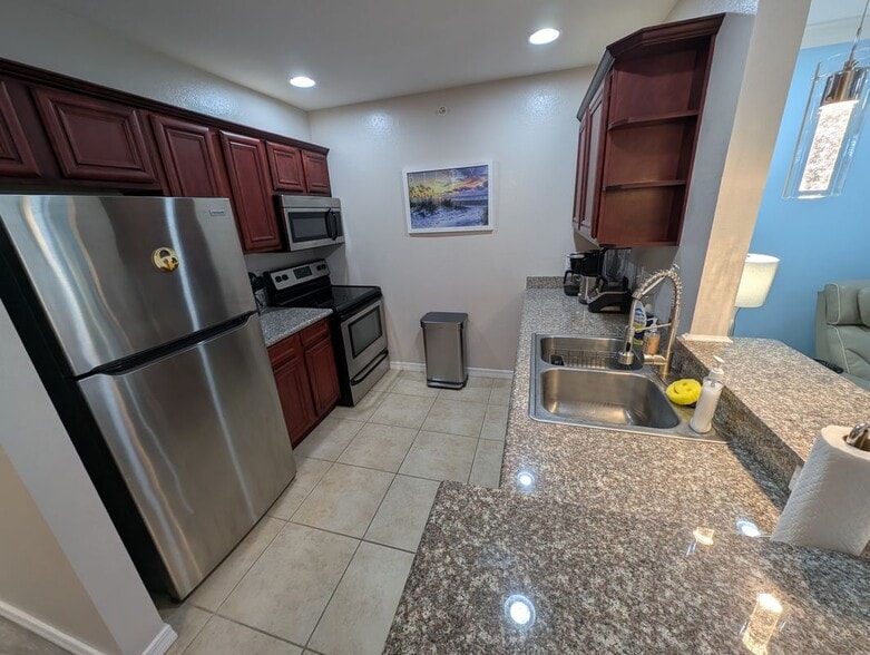 Building Photo - 1282 Beach Blvd