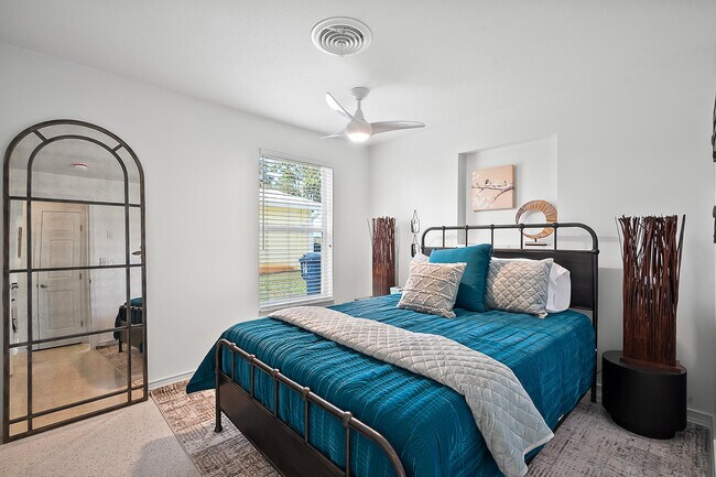Building Photo - 13 SE Sailfish Ln
