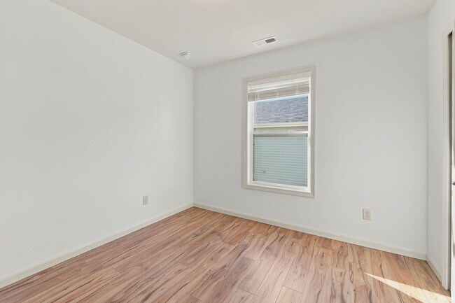 Building Photo - 14072 Aloes Psge