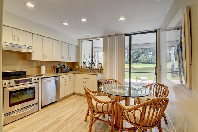 Building Photo - 19550 Sawgrass Dr