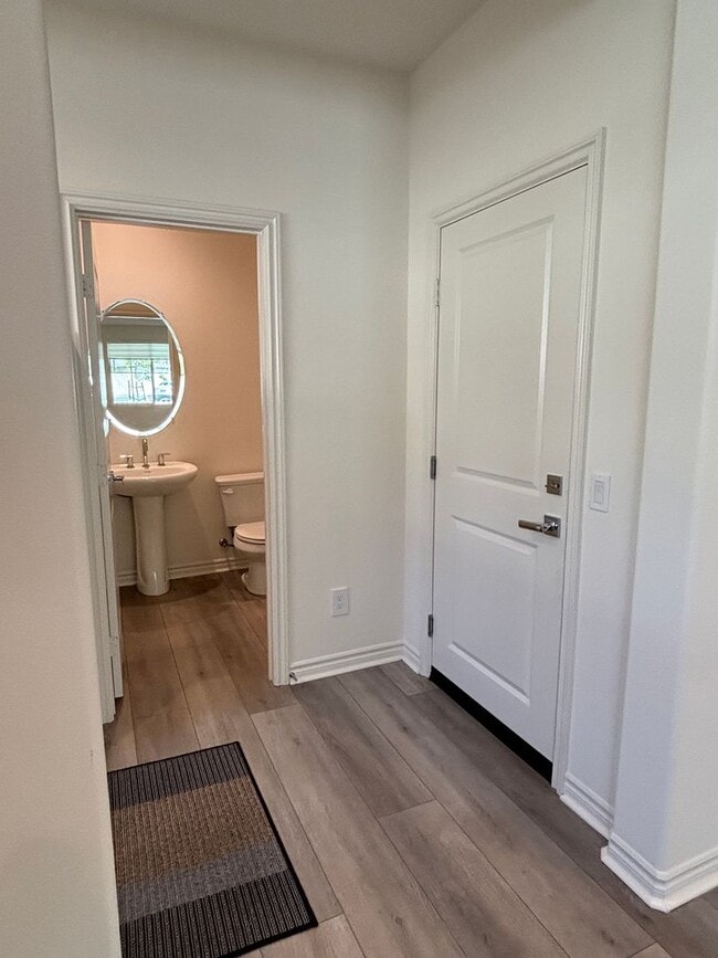 Building Photo - $500 OFF SECOND MONTH RENT SPECIAL!! - Bright Four-Bedroom Townhome in Whittier and Walkable Palm...
