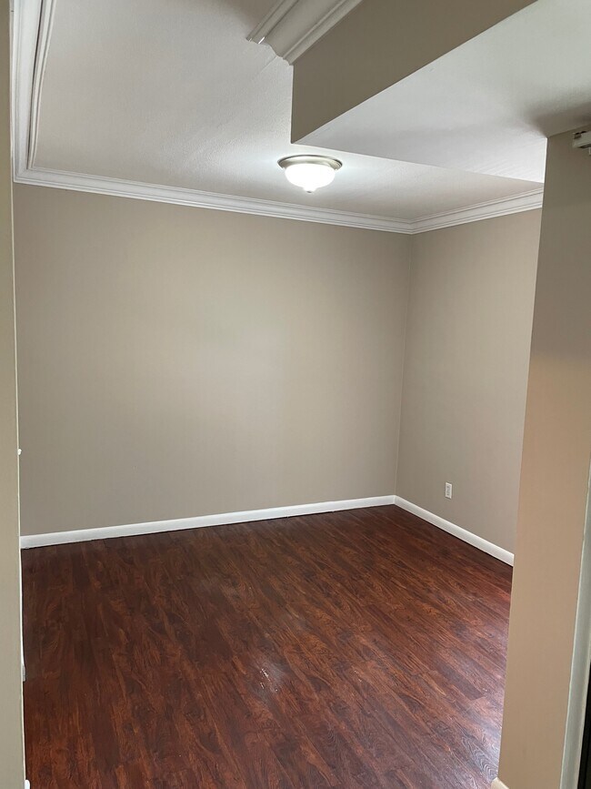 Building Photo - 6099 Majors Ln