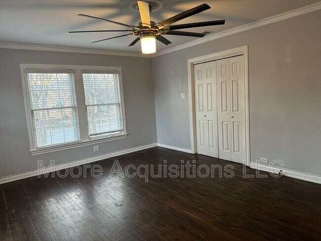 Building Photo - 901 W Brockett St