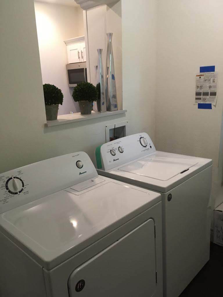 washer dryer included - 126 Cactus St